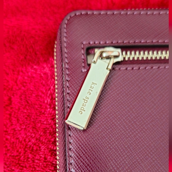 Kate Spade Staci L-Zipper Saffiano Leather Deep Berry/ Burgundy Wristlet - Picture 4 of 8